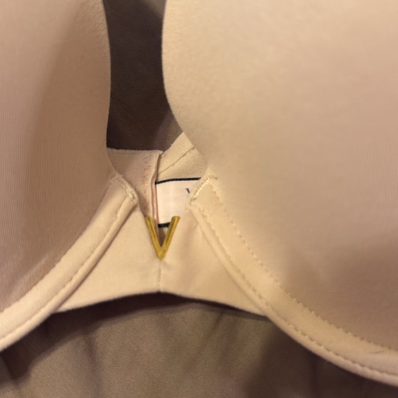 Victoria’s Secret love cloud lined Demi 36D - Picture 3 of 5